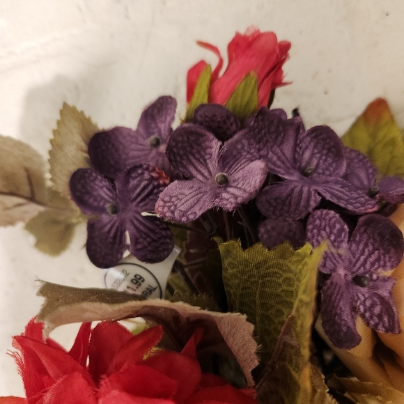 Elegant Floral Bouquet with Red and Yellow Accents - Picture 3 of 7